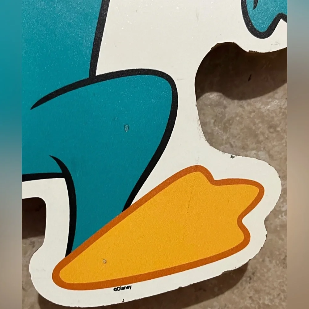 Very RARE Phineas and Ferb Perry the Platypus Wall Clock Disney Movie Rewards‎